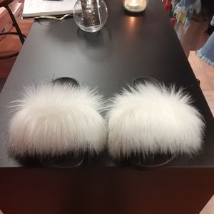 Fur slippers